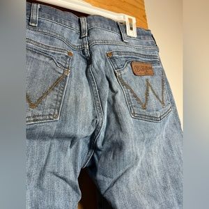 33x36 Men's Wrangler Retro Relaxed Boot Cut Jean